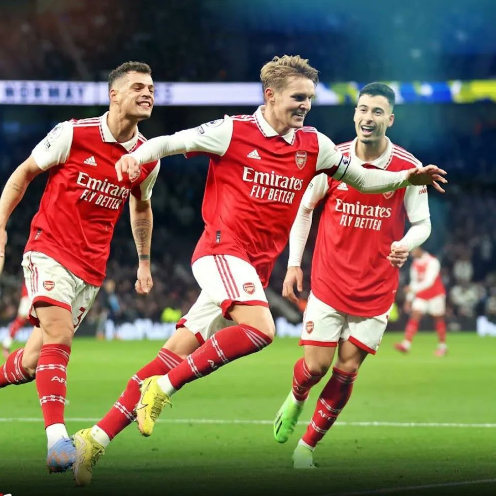 LoversGunners's tweet photo. @Arsenal team was FANTASTIC today as we smashed @hospur_totenham 2 - 0 🥳🥳 It could've been 4🤣
Praise the Lord! 👏🏼 #COYG #TOTARS #PremierLeague #footballmanager #rt https://t.co/4SGzRRiIHu