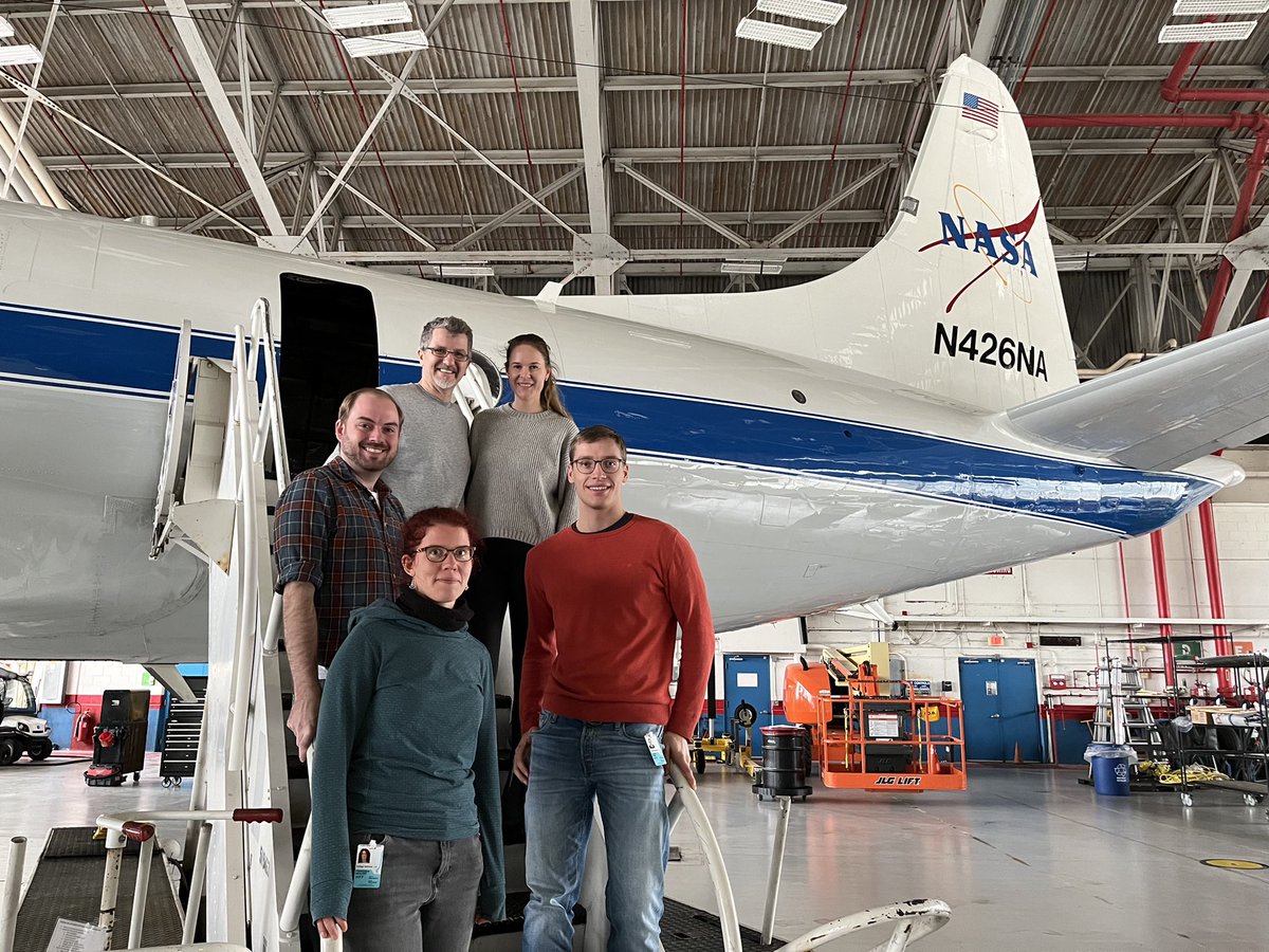 Meet our <a href="/helmholtz_en/">HelmholtzAssociation</a> funded research group! We’re at @NASA_Wallops making sure that <a href="/SnowIMPACTS/">IMPACTS</a> investigators get a detailed view on ice crystals microphysics and to do some cool science ourselves and get data for three #PhD theses! #AirborneScience