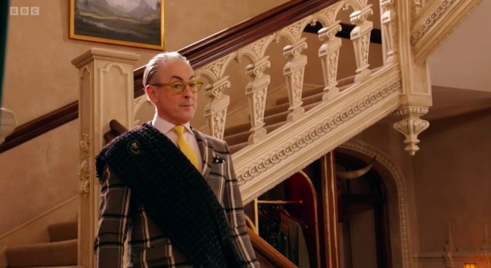 Absolutely dying at Alan Cumming knowingly looking into camera whenever he walks downstairs to breakfast every morning. 

Just constantly showcasing increasingly extravagant outfits. #TraitorsUS