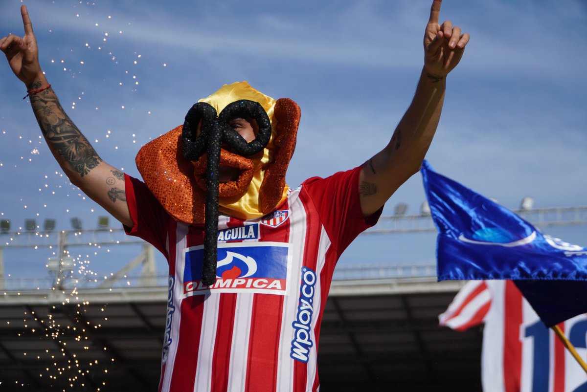 😆¡Comenzó el <a href="/Carnaval_SA/">Carnaval de Barranquilla</a> de Barranquilla! 

#VamosJunior🔴⚪️🔵