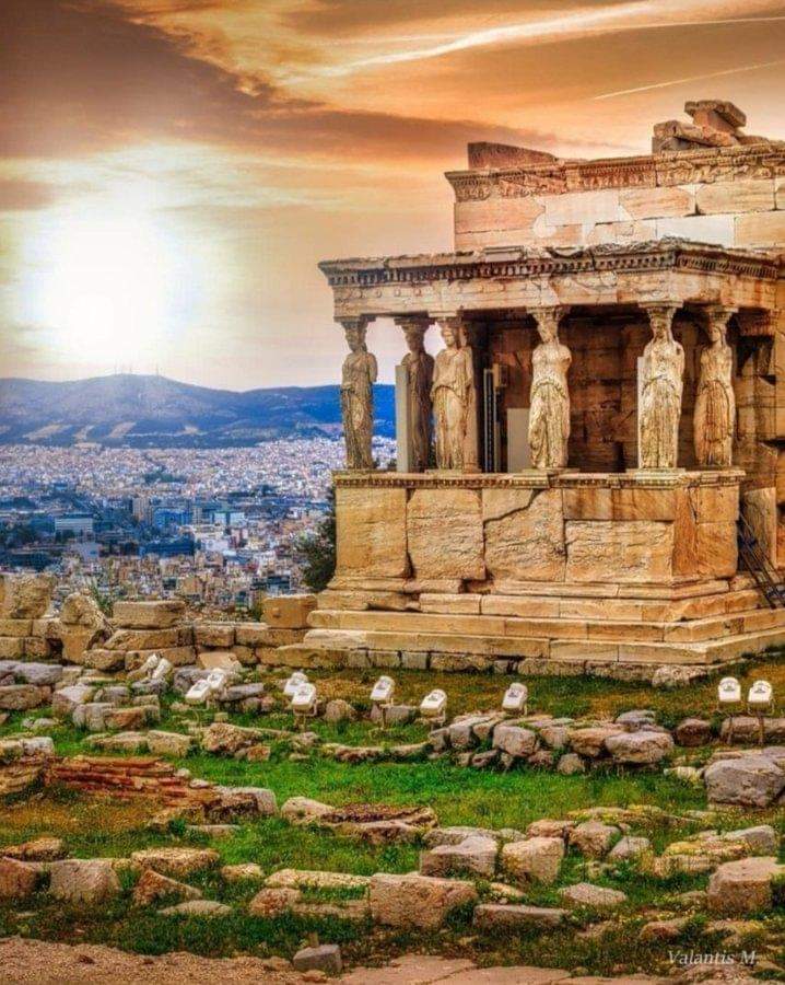 redhistoria's tweet photo. El Pórtico de las Cariátides, Erectheion, Acrópolis de Atenas, Grecia.
Crédito de la foto: Minoyiannis Valantis. https://t.co/6NbrEDPVQr