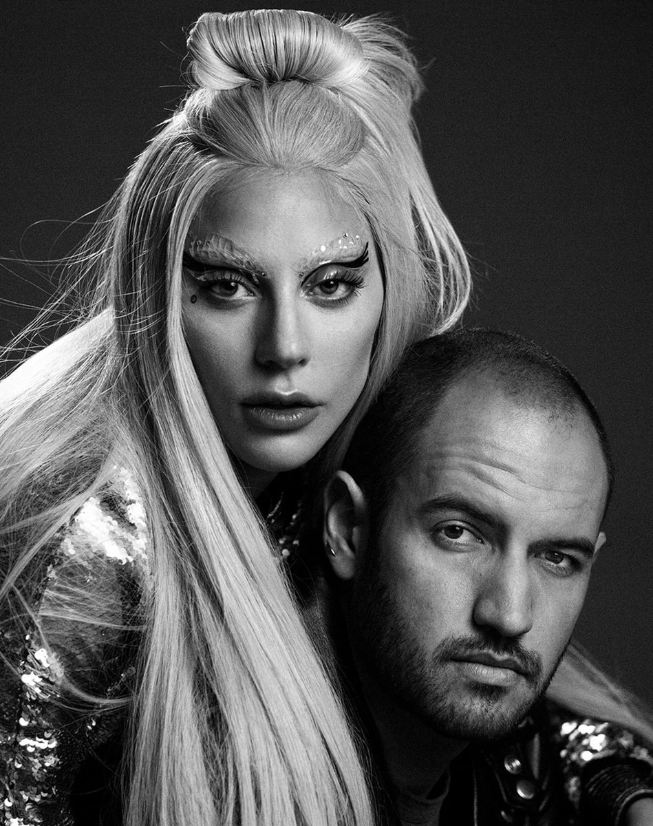 MissUniversu's tweet photo. A Lady Gaga tem um dos melhores empresários da indústria e isso é um fato. 
Ele é 100% dedicado a ela, tem ótimos contatos 
Além de que nunca colocou ela em nenhuma roubada, todos os contratos da Gaga são com empresas A-LIST´S

Um pai chamado Bobby Campbell https://t.co/tsdf8pDBnD