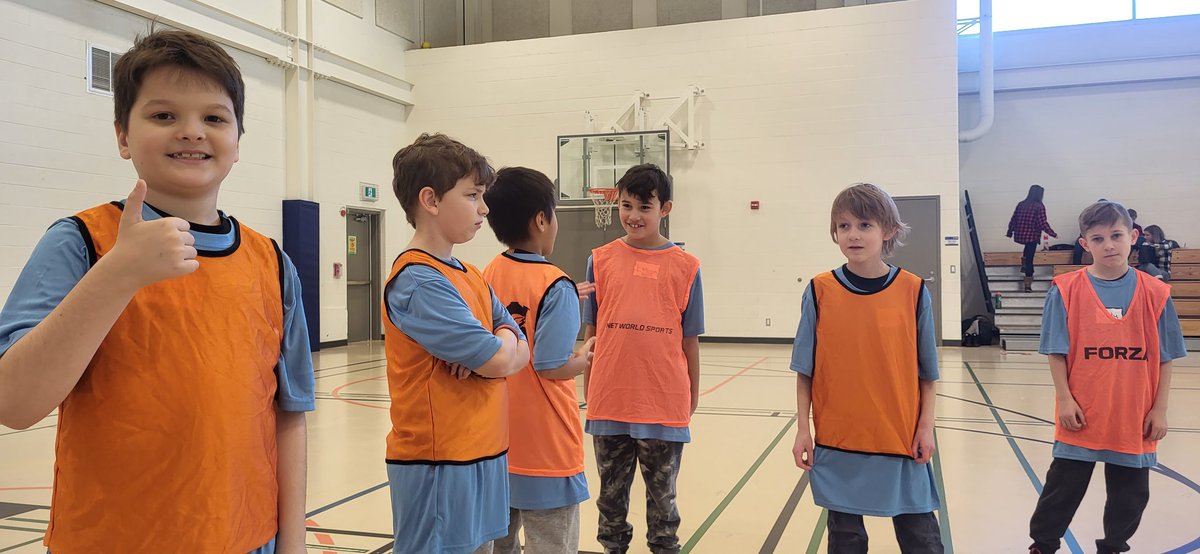 KingstonUnited's tweet photo. Our Rideau Heights Rec Program kicked off to a great start yesterday! Thanks to everyone who helped make it work!! https://t.co/A5CyCAr5Ml