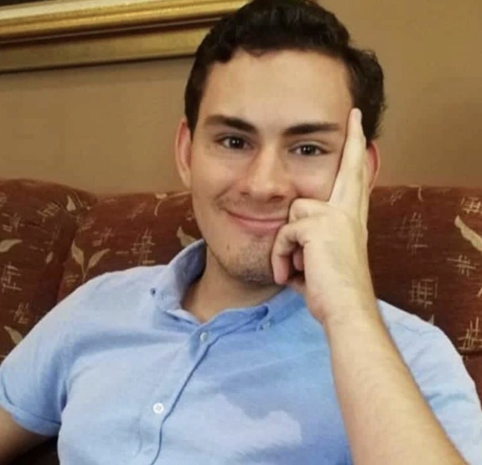 Dale RT a esta imagen del Juan Diego de la suerte, para que en tu próxima borrachera hasta tu suegra te defienda.