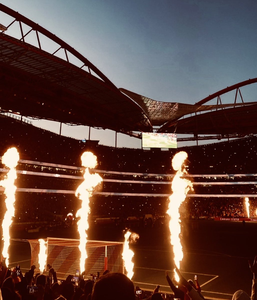ultrasbenfica__'s tweet photo. Melhor clube do mundo! 🔥 https://t.co/qUiepOHAgW