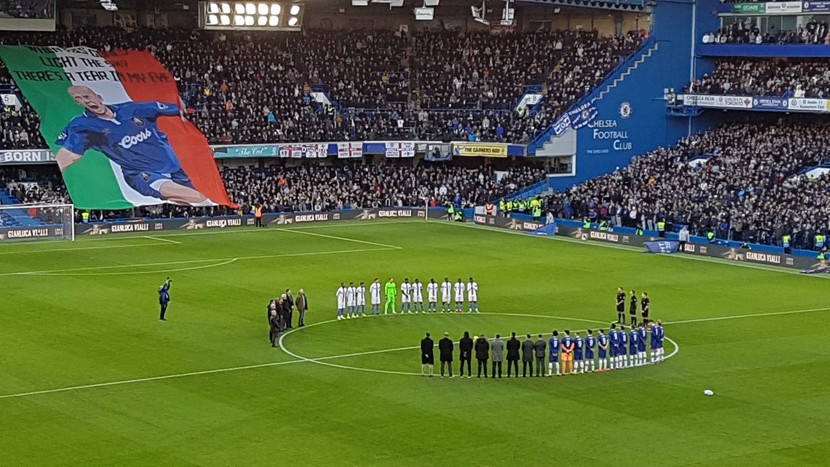Allsport11's tweet photo. Beautiful tribute for a lovely man #Luca #Legend #RIPVialli 💙😢 https://t.co/F4ApL7kHD4