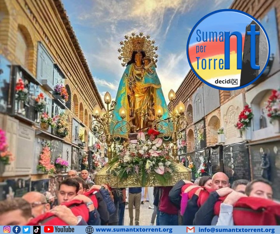 SumantxTorrent's tweet photo. 🙏El secretari general de Sumant Per Torrent - @decidix , Roberto Gómez, acompanyant en romeria a la Verge dels Desamparats.

😍❤️Vixca la mare de deu !

#SumantPerTorrent #torrent #torrente #marededeu #VIXCA #vixcalamarededeu #romeria #pasacalle #AjuntamentdeTorrent https://t.co/UXYVmVy1RO