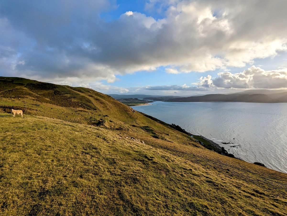 MattLBerry's tweet photo. Llandudno done! Worth a day of anyone's time even in mid-January! Sunset views of Conwy Estuary, The Menai Strait and Anglesey from The Great Orme simply stunning and accessible to all👌. https://t.co/jW7VskN4ic