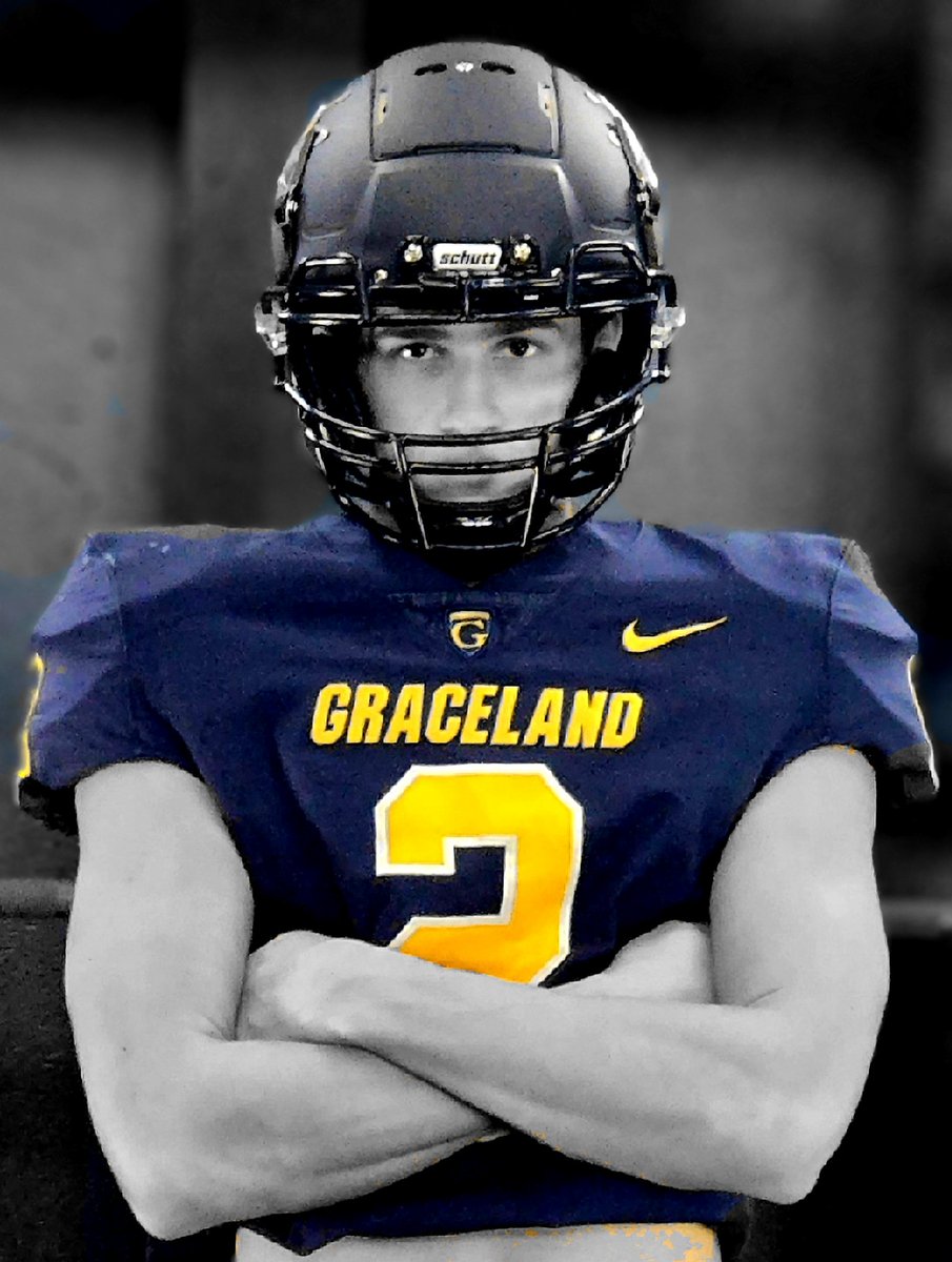 TylerM1121's tweet photo. #AGTG I want to thank my family for all the love, support and sacrifices to make this possible!! I am more than blessed to announce my official commitment to @GracelandU &amp; @GracelandFB to further my academic and athletic future 💯% commited!committed!! #OnlyTheTough🐝🐝 https://t.co/w2ZyywjySX