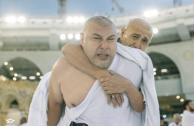 _6signxxx's tweet photo. He raised him when he was young, and  the son carried him when he became old.. https://t.co/ArMDMsXfrd