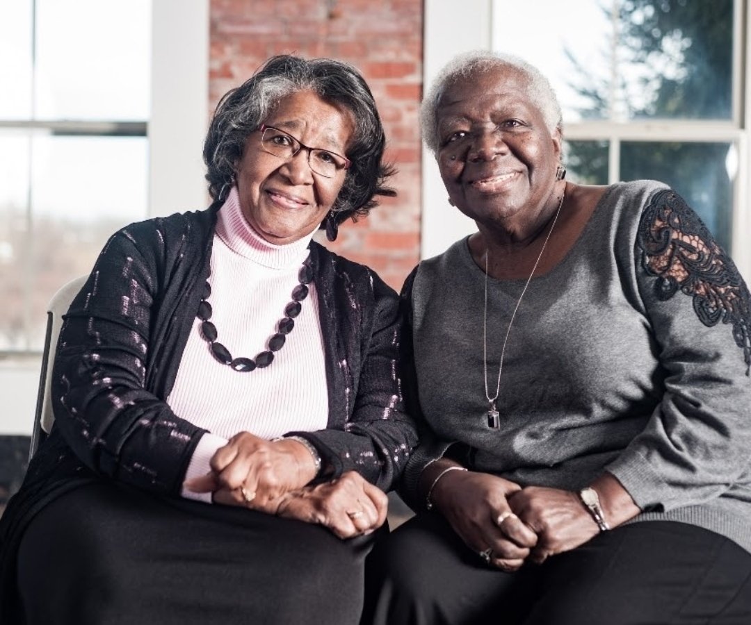 jdm1906's tweet image. Old School AKAs. Sisters by blood and the bond. My Momma and Aunt. Again, I was raised in the bosom of great women. Alpha Kappa Alpha Sorority Inc. #KnoxvilleCollege #J15 @akasorority1908
