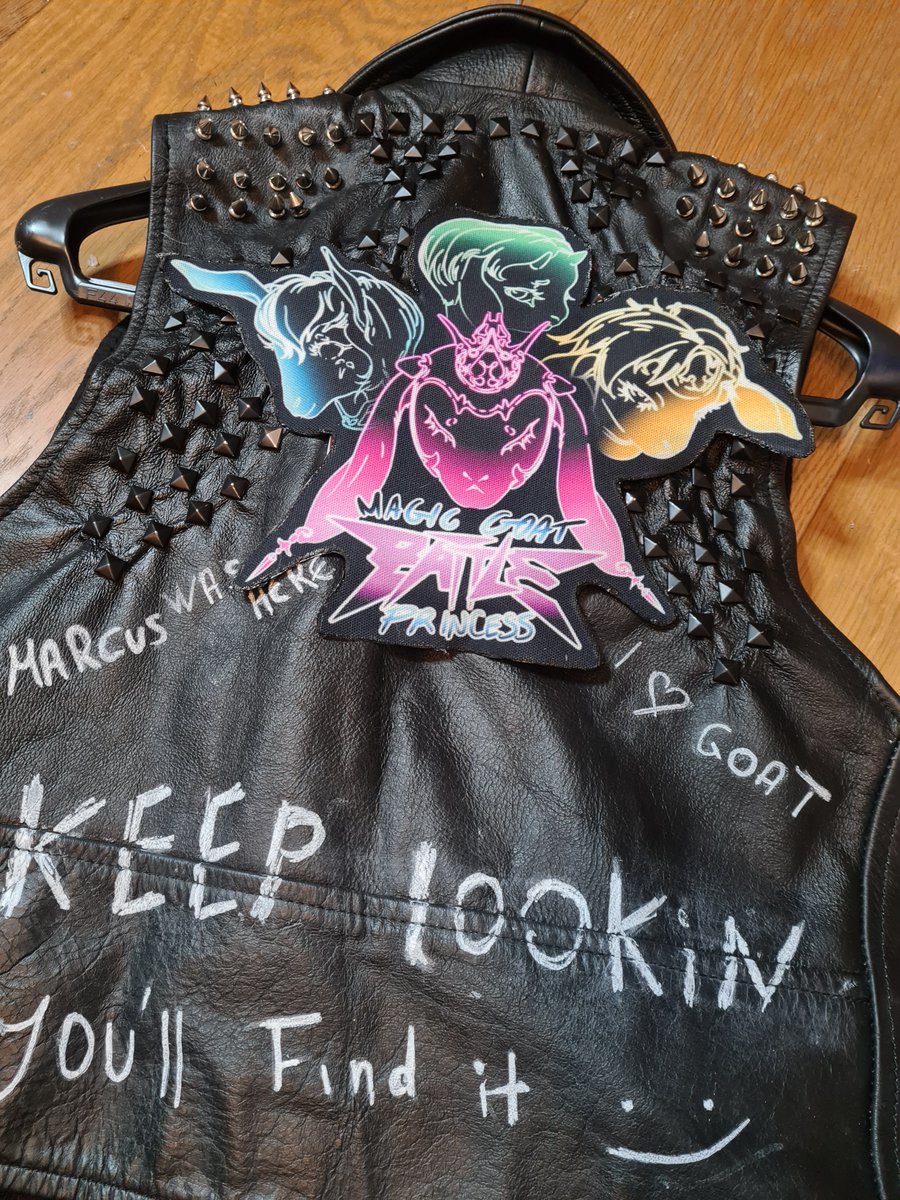 BodyBag_92's tweet photo. This is working way better than I expected.
(Ain't no way in hell I'm making another jacket from scratch. Work smarter not harder 😬)
#cosplay #wrench #watchdogs #magicmode https://t.co/TVWureIG2N