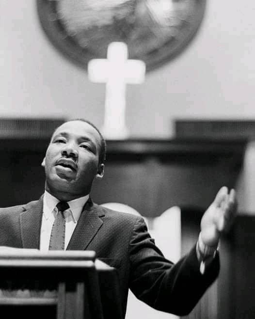 CentroUy's tweet photo. "Una verdadera revolución de valores significa, en última instancia, que nuestras lealtades deben ser ecuménicas en lugar de sectoriales"

Martin Luther King
#94años https://t.co/yeX8VrEZun