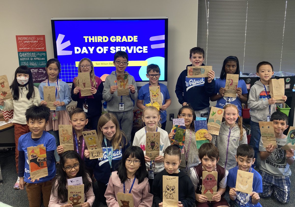 Our third graders had a great day decorating bags for “Lunches of Love.”  They also brought in food donations to stock their pantry. Thank you to all the third grade families for making our Day Of Service project so successful!