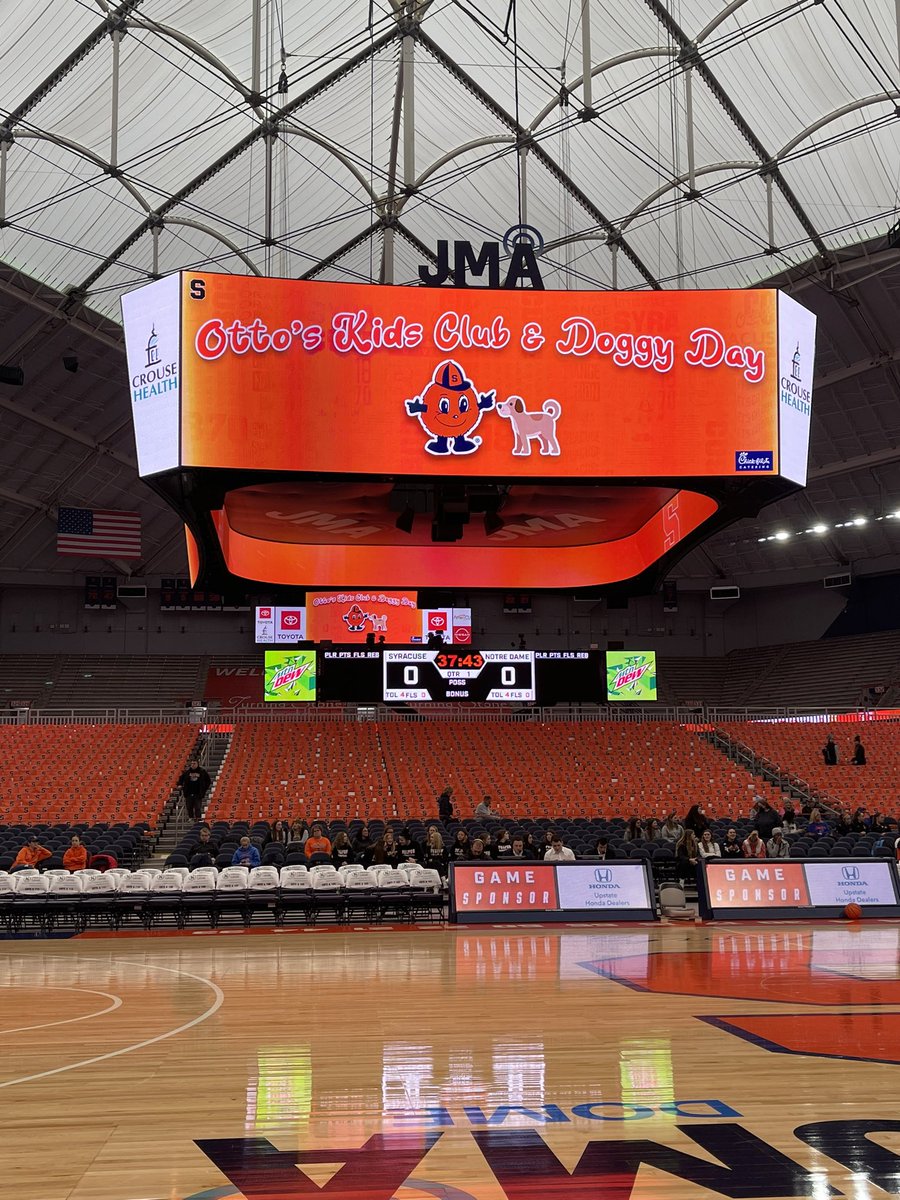 It’s bring a dog day (seriously) to the JMA Wireless Dome when Syracuse hosts ND Women’s basketball. Brings a whole new meaning to keeping it clean in the stands. https://t.co/GzPvnDlehp
