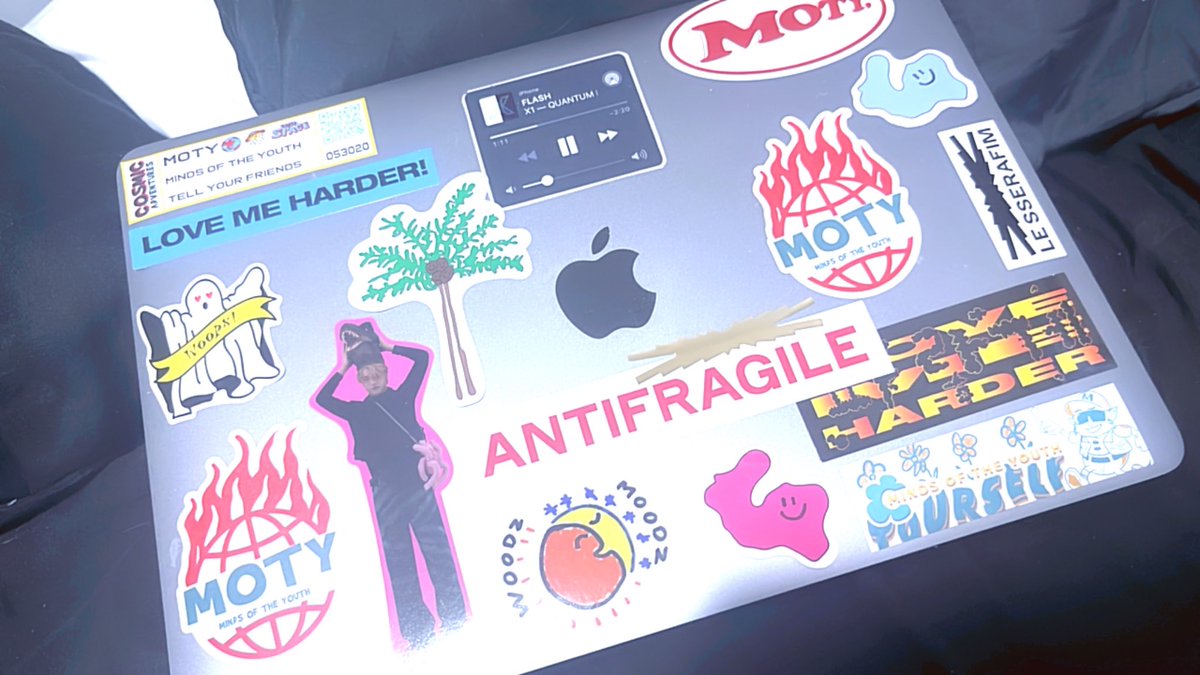 reigonzy's tweet photo. walang magawa kaya napagtripan stickers sa albums ko😭😭😭 jail https://t.co/kJhKFKVQgi