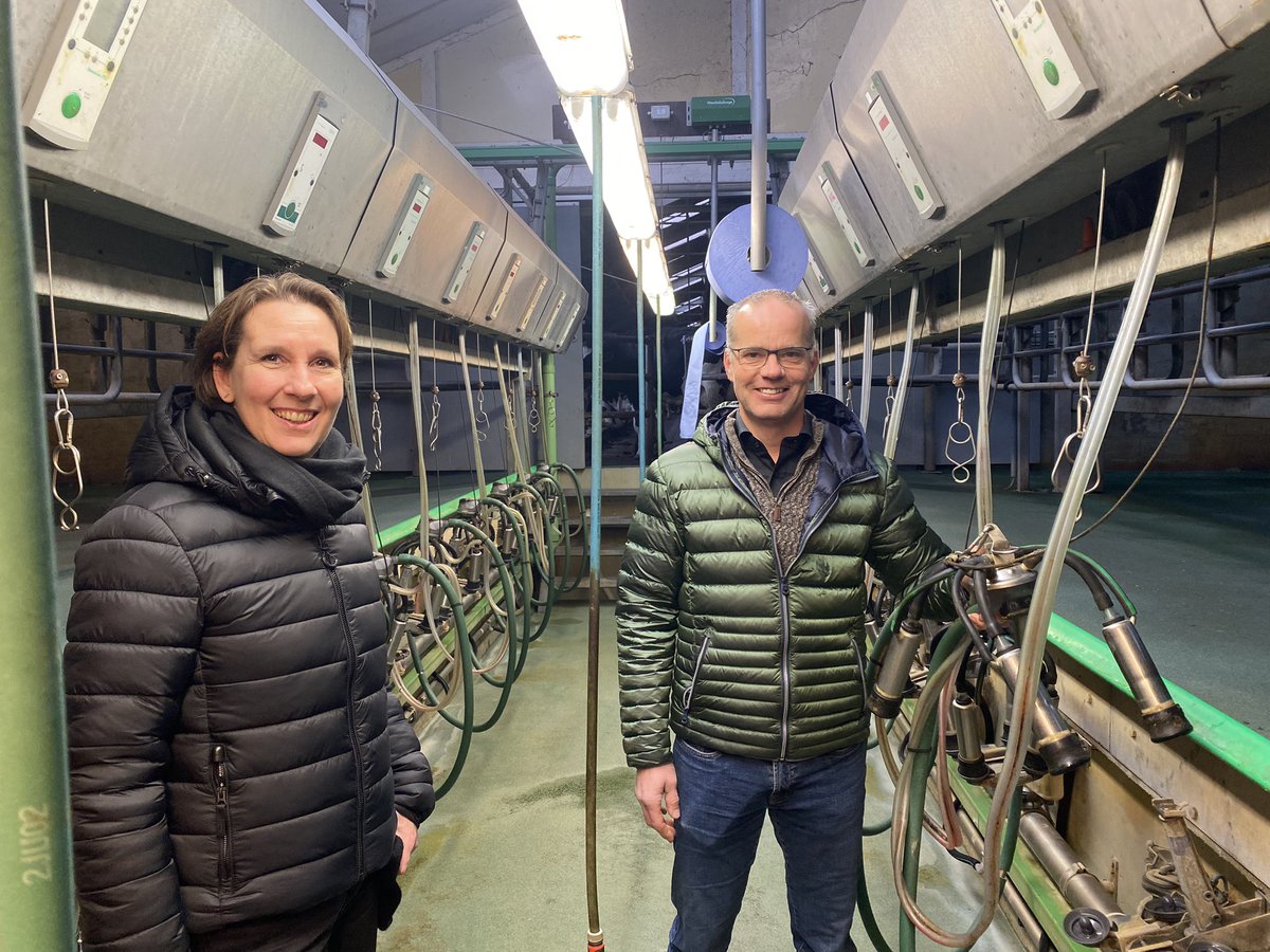 Nieuwjaarsinstuif, dorpsommetje en bedrijfsbezoek Melkveebedrijf Van der Aa samen met wethouder @AnkieHuijing in Buinerveen/Nieuw-Buinen <a href="/gemeenteBO/">Gemeente Borger-Odoorn</a> met als afsluiting heerlijke snert