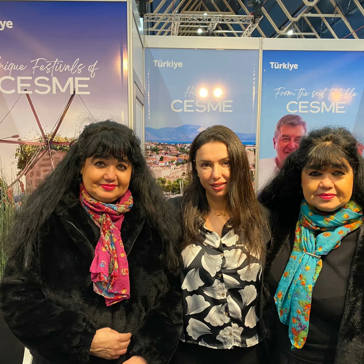 cesmecomtr's tweet photo. Çeşme Standı ile Hollanda Turizm Fuarı'nda  verimli bir fuar gerçekleştirdik. Çeşme Belediye Başkanımız Ekrem Oran'a, Belediye Başkan Yardımcımız M. Yıldırım Aktugan'a, fuarda yer alan ÇEŞTOB Yönetim Kurulu ve üyelere, bizi uzaktan destekleyen tüm dostlarımıza teşekkür ederiz. https://t.co/QQt35QaIdu