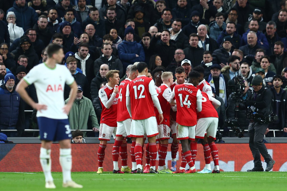NORTH LONDON IS RED 🛑🛑🛑 
WIR GEWINNEN DAS DERBY AUSWÄRTS MIT 2:0 UND MARSCHIEREN WEITER ❤️🤍❤️🤍 
COME ON YOU GUNNNNERSSS ❗️