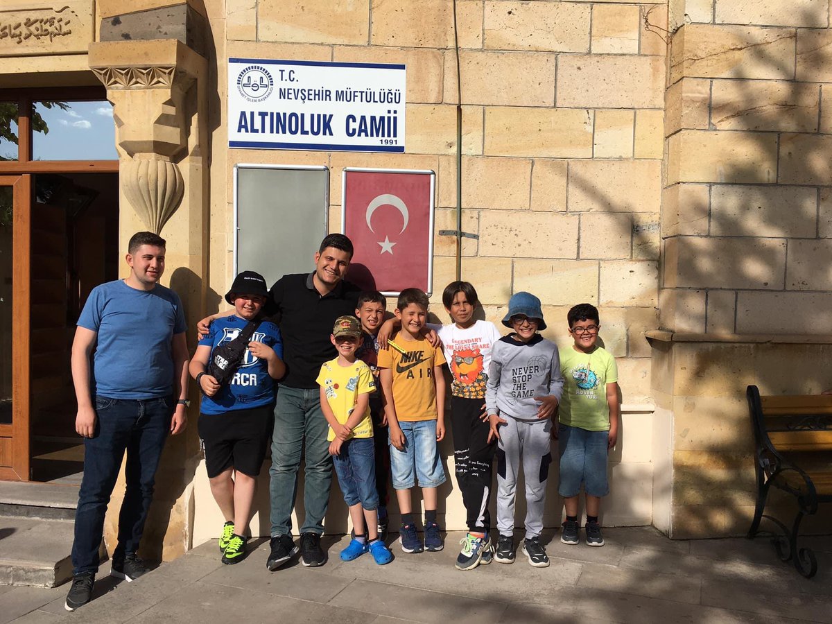toprak50's tweet photo. ELVEDA ALTINOLUK 🕌
Yaklaşık 2 senedir görev yaptığım nice anılar biriktirdiğim Allah’ın rızası için çabalamaya çalıştığım dolu dolu günler geçirdim.
Küçüğünden büyüğüne İMAM HATİP olarak gönüllere girmeye çalıştım.
Peygamber Mesleğinin sorumluluğunu bilerek çalıştım. https://t.co/9dEUxwLLJC