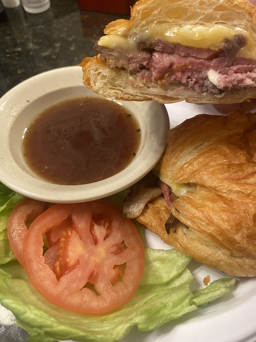 HDJonesBooks's tweet photo. And then he made me the most delicious friggin sandwich 🥪🤤 #WritingCommmunity #amquerying #romancebookauthor #goodhusband #amazingpartner https://t.co/vzRe8BoU2j