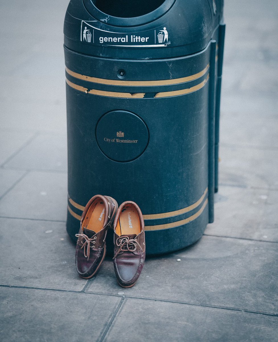 human_required's tweet photo. Buy some stuff use it for a bit discard it #streetphotography #mundane https://t.co/6qRMVX1WPk