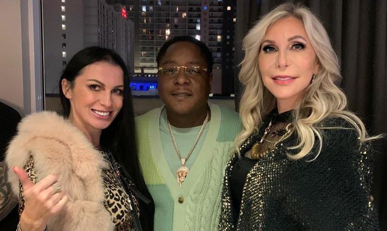 nftcelestejones's tweet photo. Had an amazing time last night at @ipickwins Bday party 🎉 

I’m here with the one and only @Therealkiss and my good friend and award winning artist Katrina Moldova ☺️ https://t.co/Ru1vEdLSlh