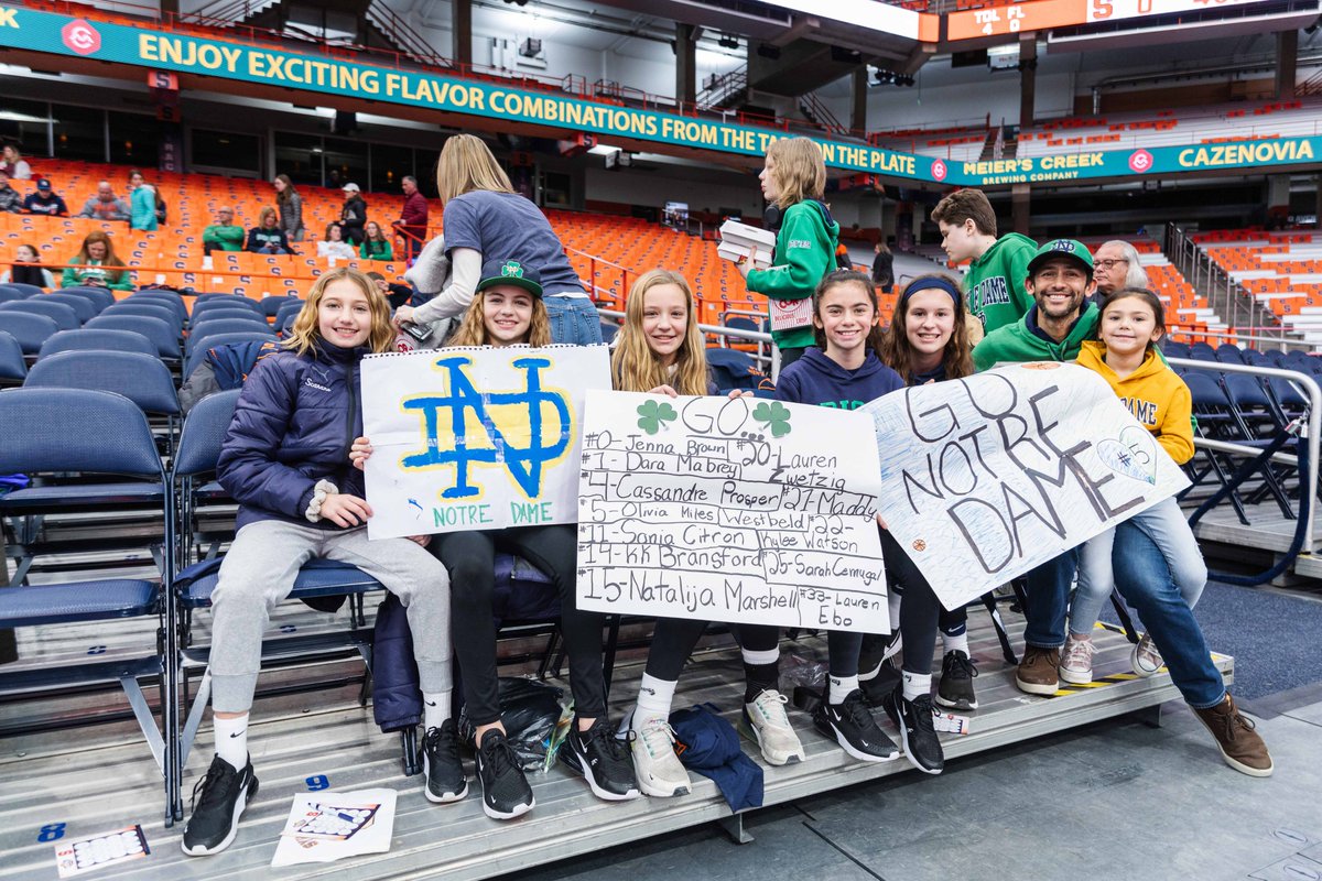 ndwbb's tweet photo. y'all make us feel at home any and everywhere 🥹💚

#GoIrish☘️ https://t.co/tFqPlqHDaL