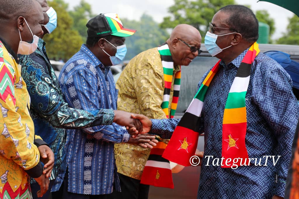 TendaiChirau's tweet photo. Today I joined  thousands of pple  from all walks of life who  converged in Mapanzure village at Lundi Primary School ,to appreciate initiatives and projects spearheaded by our First Lady Dr  Mnangagwa.The highly attended  event was organised by Midlands Leadership. https://t.co/XzJTEAI4bg