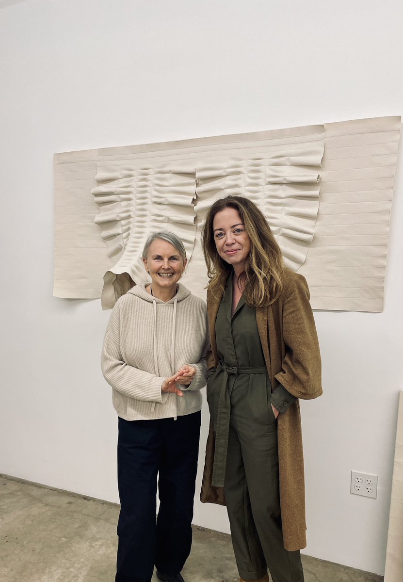 IEConsulGenLA's tweet image. #Irish #LosAngeles based artist @MaryLittleStudo’s stunning work on display last night in the beautiful #Bendix building in downtown #LA. Learn more about @MaryLittleStudo work here: bit.ly/3Xz3b2Y &amp;amp; stay tuned for exciting forthcoming collaborations with @IrelandinLA !