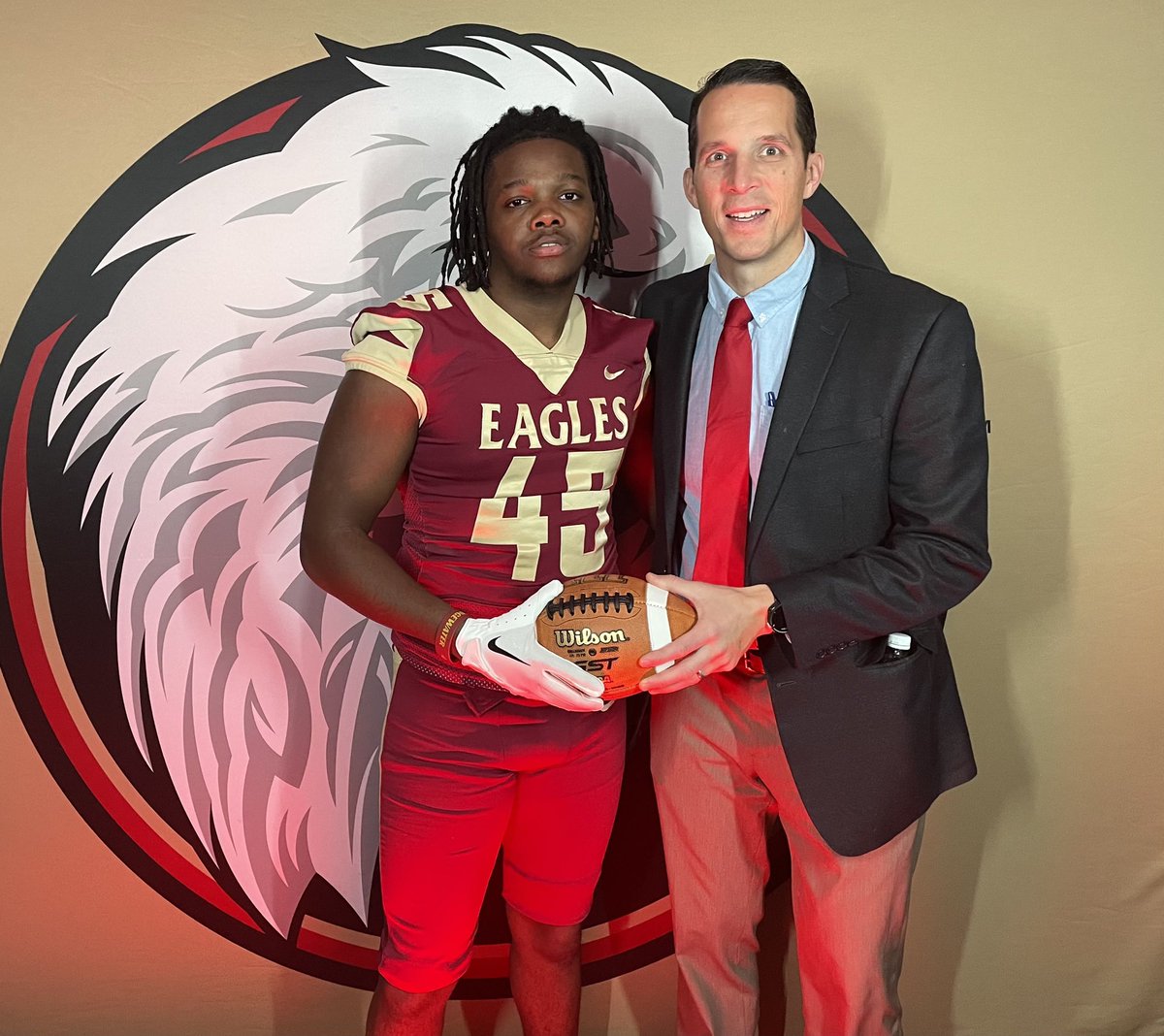 Dawg1D's tweet image. Had an amazing visit at bridgewater college. Appreciate the love!!🦅✅ @CoachLemn @CoachJwill_ @CoachGiancola @CoachPurk @BH2OFootball #BeULTIMATE