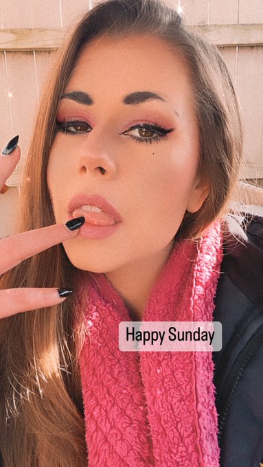 I don&rsquo;t think people realize how spiteful I can be. &ldquo;I don&rsquo;t like the pink.&rdquo; Aww boohoo here&rsquo;s some more<a href="/tag/oilmassage"class="tags"><span>#oilmassage</span></a>