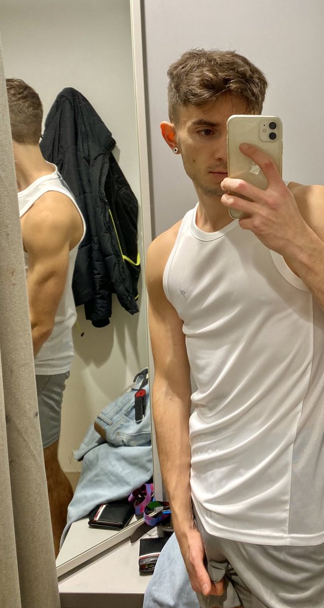 ilBarro's tweet image. questa volta senza felpa