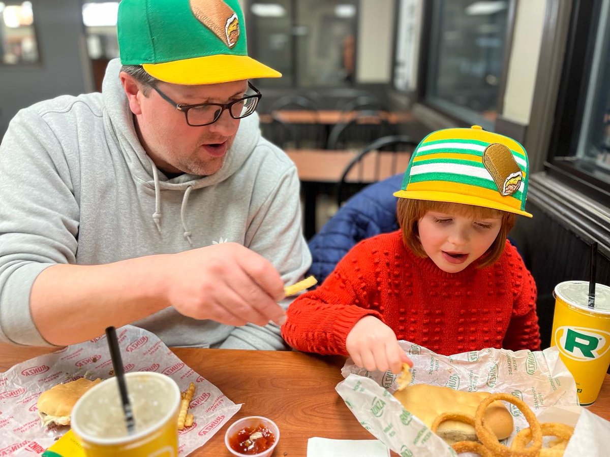 ngcitycafe's tweet photo. Two birds, one stone. Amirite @OMAStormChasers &amp; @Runza? 

#nationalhatday #temptuesday https://t.co/WieccI5duz