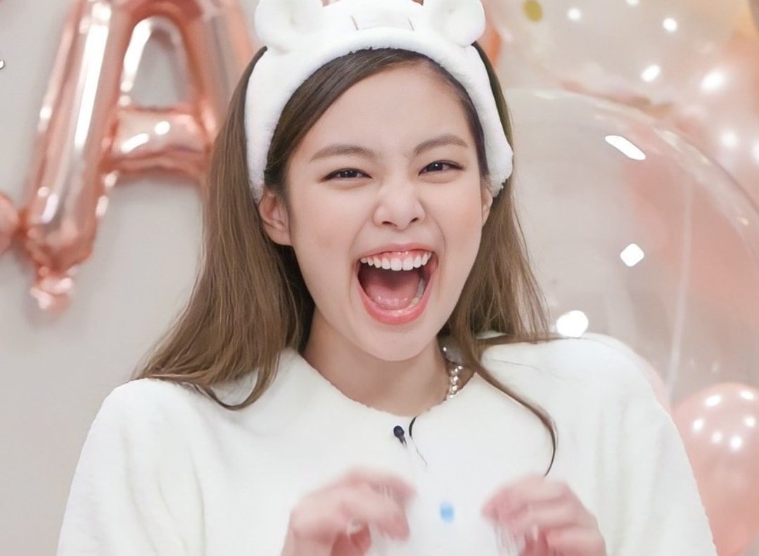 blink_Marina's tweet photo. Mi ninie hermosa 🥺💗🖤 no acepto que ya tengas 27 añitos.
JENNIE RUBY JANE DAY
#TheIconJENNIEDay
#오늘생일인_걔가_나야_제니 @BLACKPINK https://t.co/xfRslTyeCc