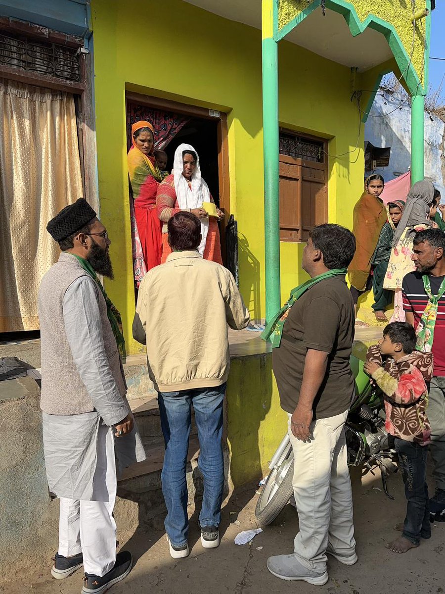 MohdRasheedudd1's tweet photo. On The Instructions of @aimim_national  @asadowaisi Mp Hyderabad &amp; President AIMIM, Janab @muzffar1 Corporator Santosh Nagar Division, Campaigning In Sendhwa Madhya Pradesh Municipal Election Along With Janab Syed Minhaj Uddin Sahab Corporator Akber Bagh Div. https://t.co/mWiZyhN12b