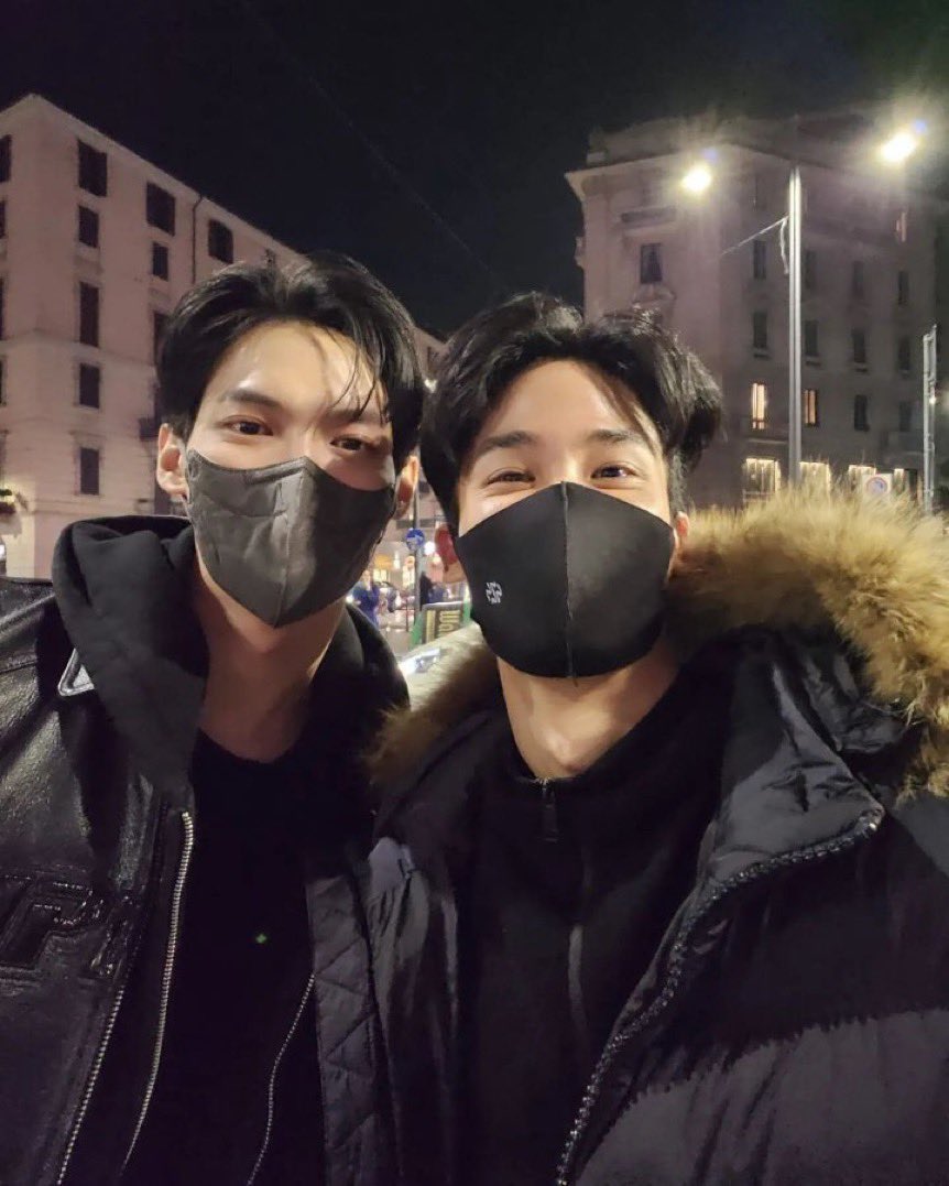 Birdinskybw's tweet photo. #เตวิน #วินเต #taywin #wintay in milan #winmetwin #taytawan https://t.co/x7XjsuCujO
