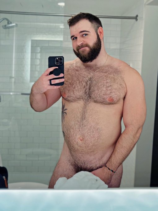 Birthday boy 🥳 This is 28 🥰 https://t.co/kcxtuscIzZ