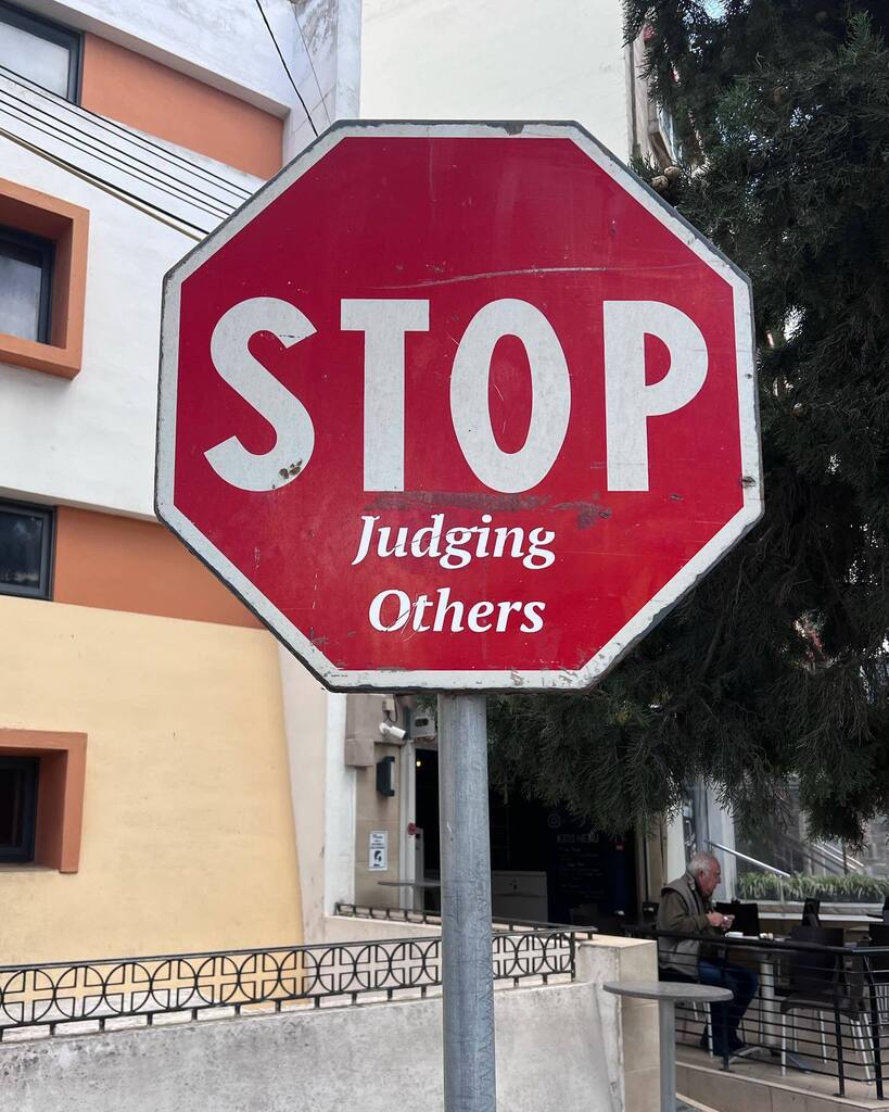 Stop sign with a difference 

#observations #everyday #mundane #stop #judgingothers #stoprightnow #stopsigns instagr.am/p/Cnci-DGofWR/