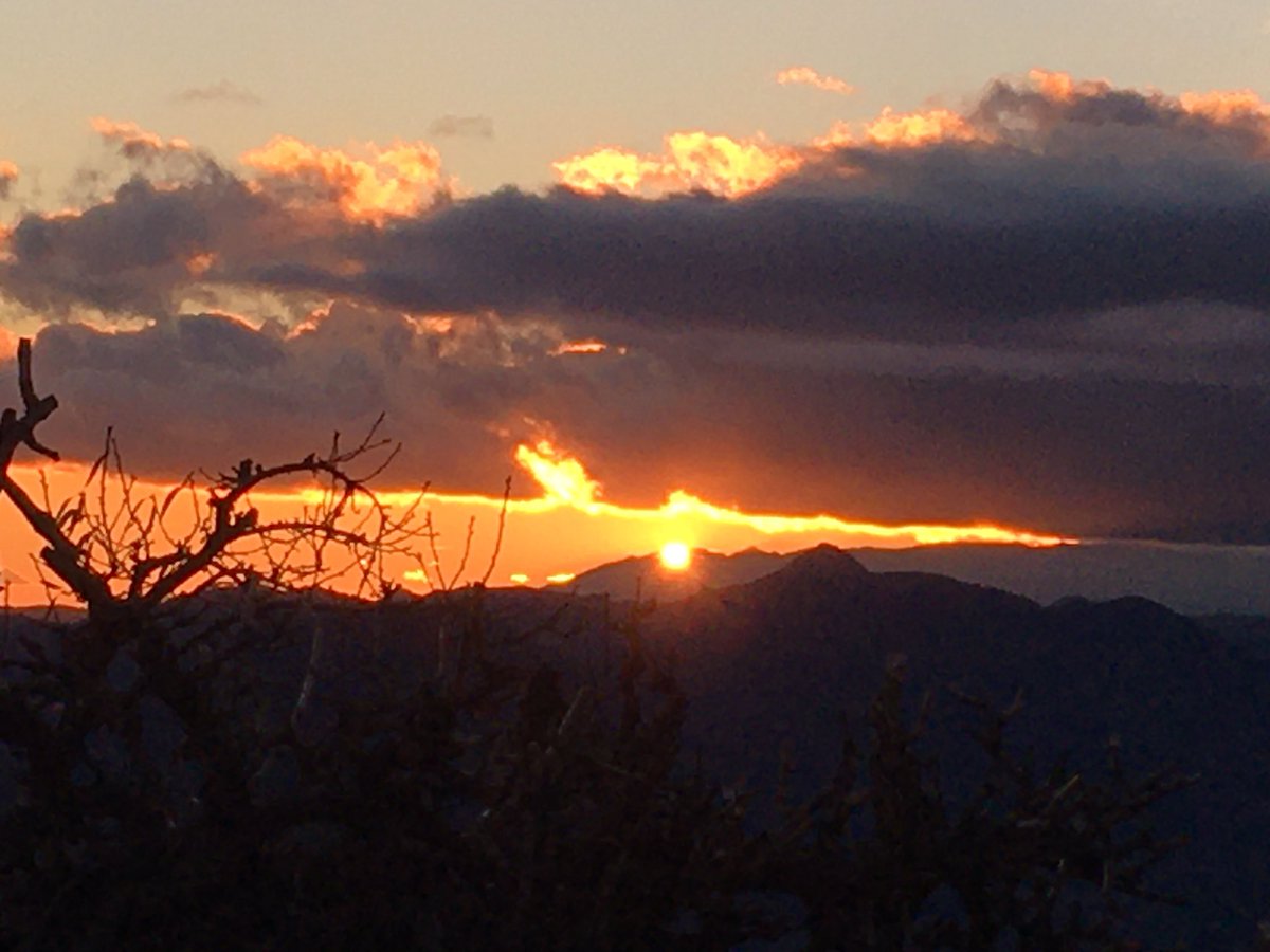 janeliv's tweet photo. Impressive stormy sunset on the mountain https://t.co/YDFzsZ2lUK