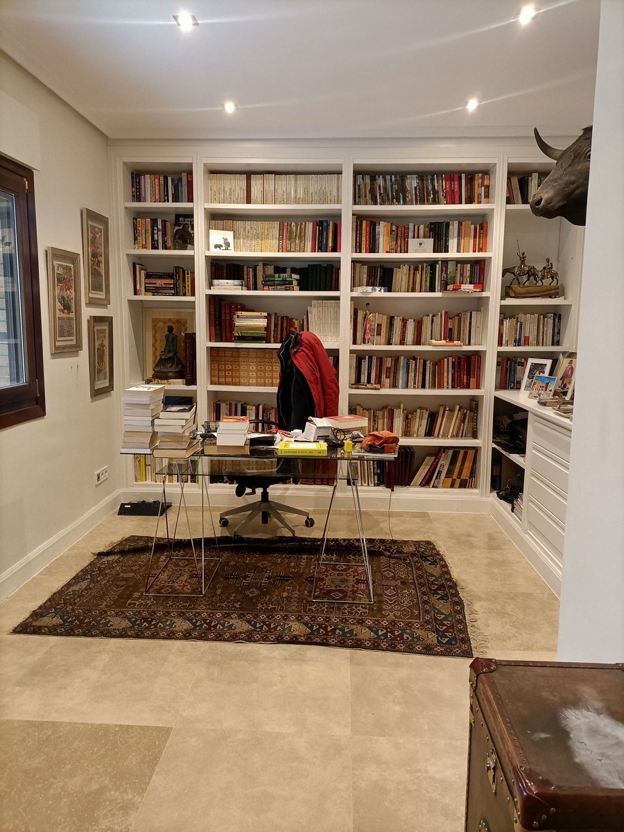 boterotauro's tweet photo. El verdadero “Tengo un sueño que no me deja dormir” 🤌🏻📚🐂 https://t.co/OH7zfhY4QB