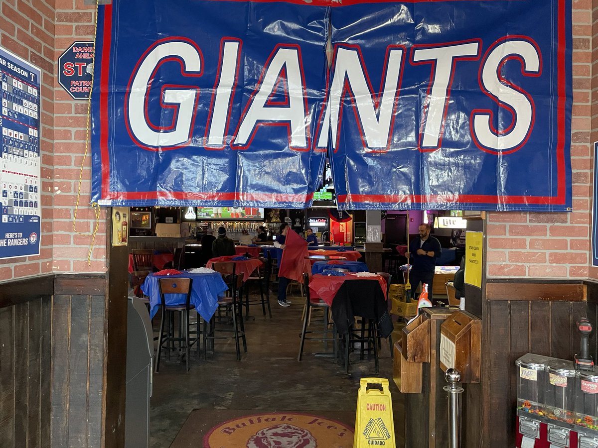 BigBlueDFW's tweet photo. Bar looking good for Gameday. 2.5 hours till kickoff. #BigBlueDFW #Giants #NYG #TogetherBlue https://t.co/sTkrWPKPZ0