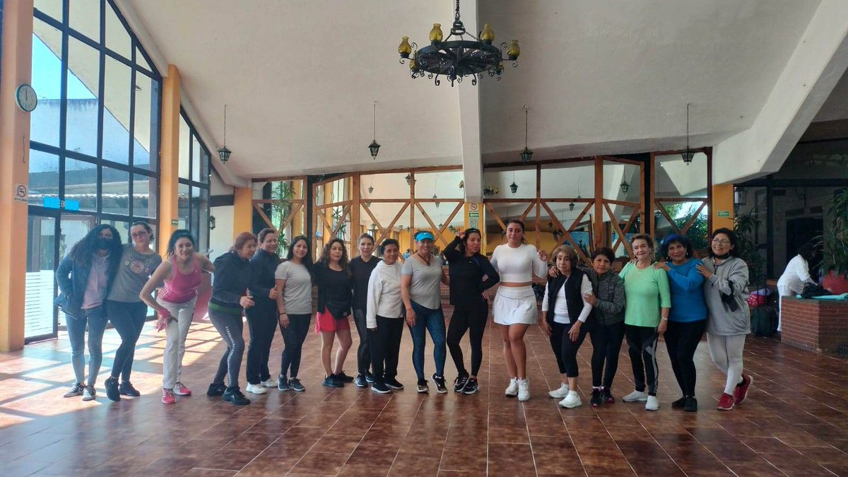 MonteSurClub's tweet photo. Si lo tuyo es el baile CLARA-mente debes de asistir a las actividades de zumba en comunidad. 
Deja que el ritmo te sal-pique para ponerte en movimiento, 
#MonteSurClub #baile #movimiento #viral2023  #trending https://t.co/oKOb2Yny59