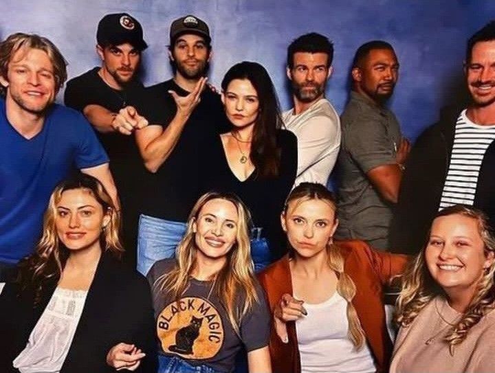 BraveCamille_'s tweet photo. @arteconsangre @SmartMikaelson @xNobleOriginal @thlostsister @VAMPIREPROUD https://t.co/ReGqxuVet6