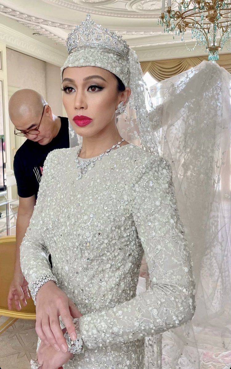 princess azemah wedding dress First royal wedding of the year! Sultan of Brunei's daughter, Princess Azemah, ties the knot in spectacular fashion
