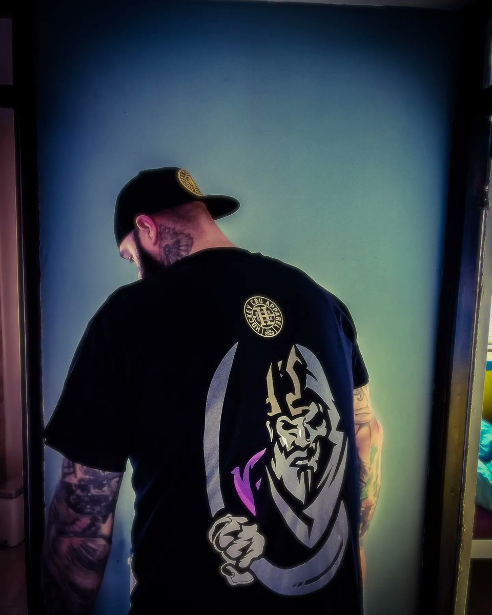 HOCKEYARTCO's tweet photo. Reaper Kings was the first to ft the new 23 logo. 
Expect more if this in the future.

 #HockeyArtCo #HockeyCruApparel #HCA #HAC #nhl #icehockey #hockeylifestyle #HockeyArtClothingUK #reaper #ReaperKings👑💀 https://t.co/uVxbueVO5o