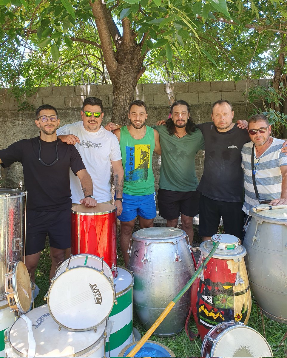 RequiemAeternam's tweet photo. #Music is probably the only human invention that joins people above #politics, #religion & even #culture itself.
Thanks to all the talented #musicians that were part of this amazing #musical #experiment.
🇺🇾🇧🇷💙🥁
#percussion #latinrhythms #Uruguayanpercussion #Brazilianpercussion https://t.co/mOtG7M1cUl