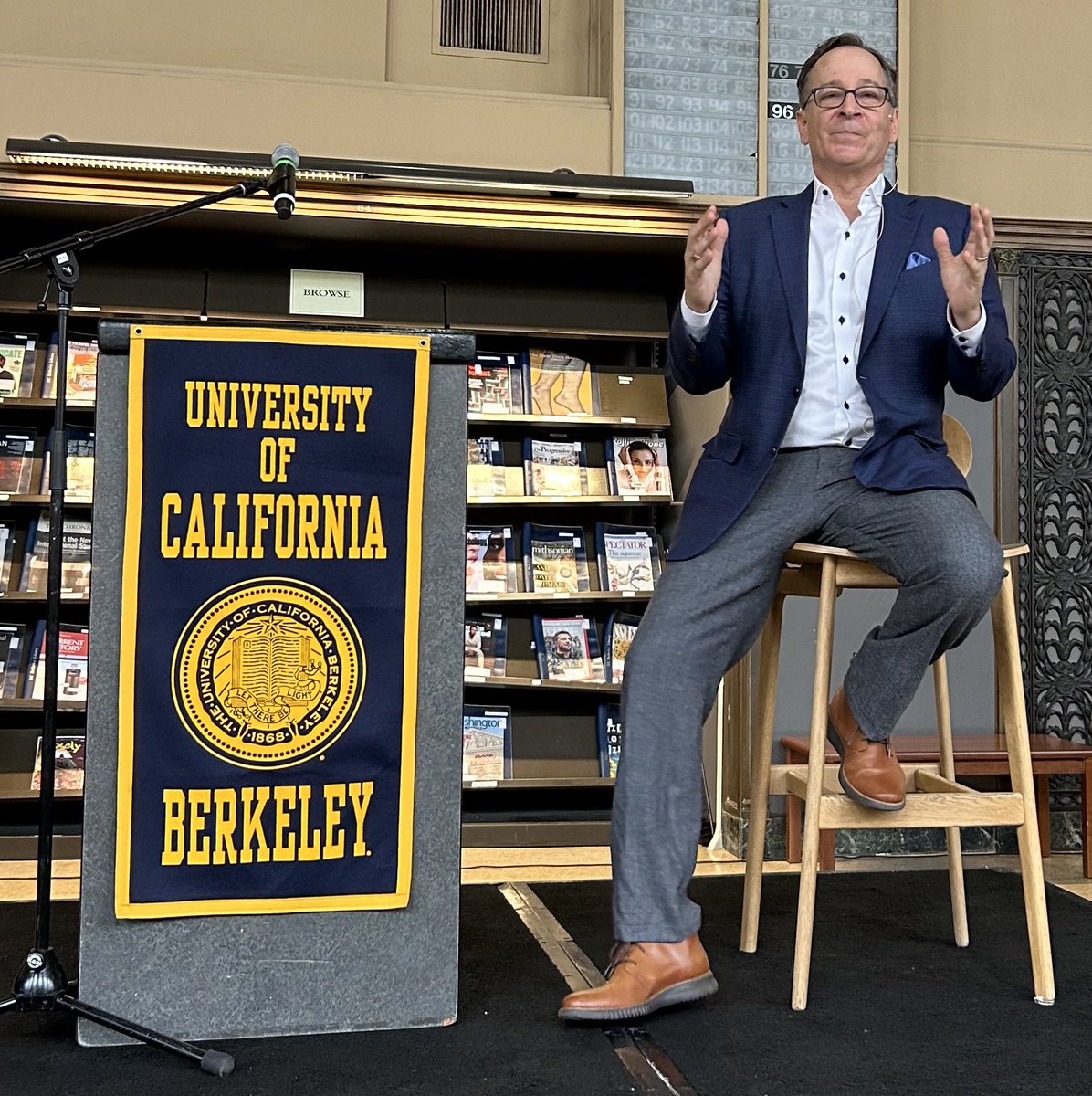 garympomerantz's tweet photo. So proud to speak @ my alma mater, @UCBerkeley to 200 library donors.I loved being intro’d as ‘former sports editor of the @dailycal.’ My topic, The Enduring Legacy of a Great Teacher, celebrated my History profs Leon Litwack &amp; Larry Levine, campus legends #Emotional @UCBHistory https://t.co/zJ6RCMviqd