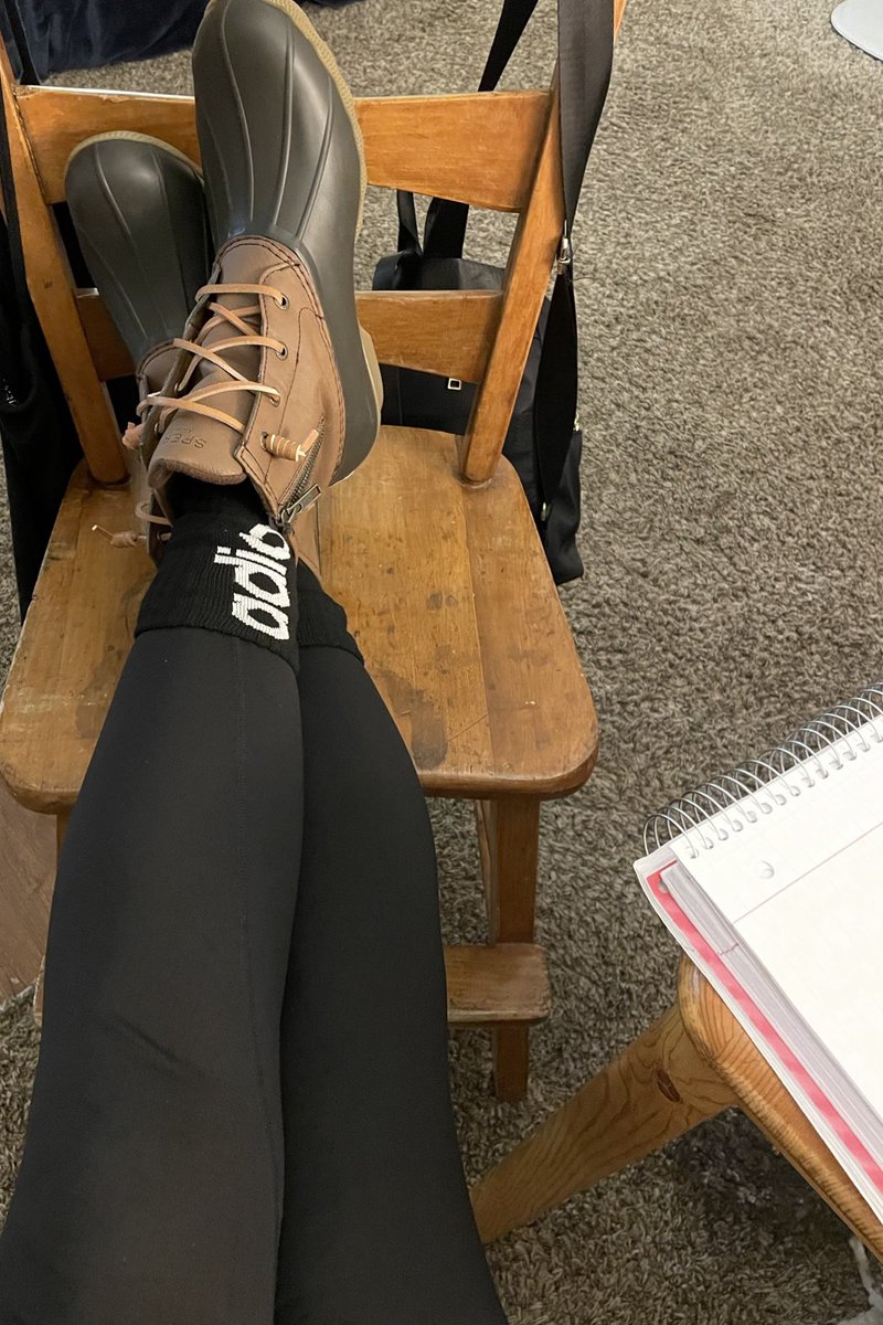 Mimiismimi2's tweet image. Do you ever feel like your living in the 5th Dimension?

Taking my new boots out for a walk at the bay, before it rains… listening to music …
#GetOutside #TakeANewsBreak #PrayToJesus 
🙌🏼🤩❤️❤️❤️
🎧 🎶

youtu.be/kjxSCAalsBE