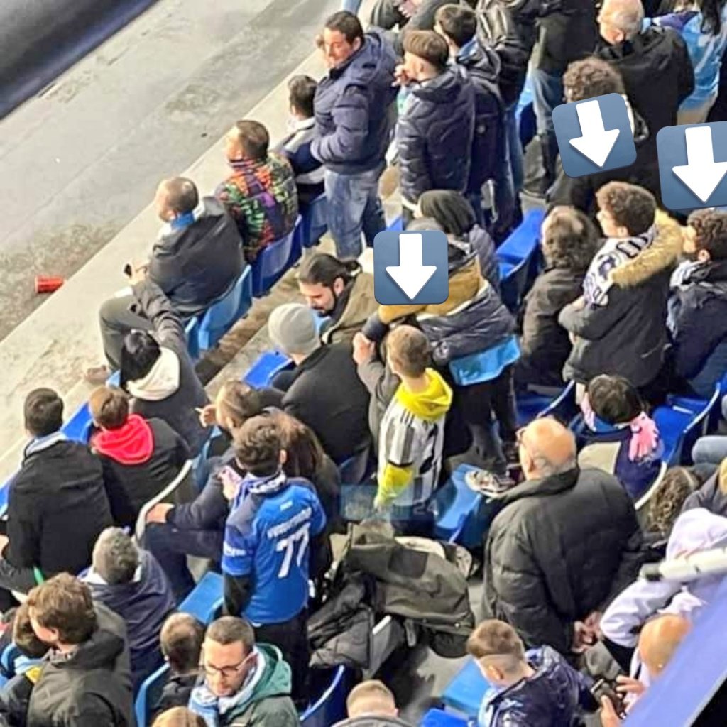 Notate la differenza
#FiorentinaNapoli
#NapoliJuve 
#Rispect
Segno di grande civiltà e rispetto di condividere ciò che nn può piacere...
Questo è il vero tifoso e non quelli di qualche giorno fa sull'A1.